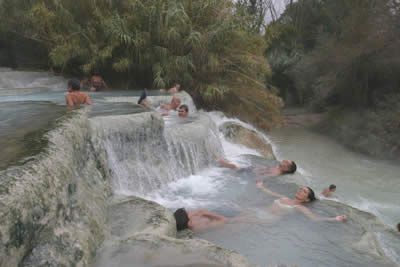 Momenti di relax alle cascate del Gorello di Saturnia